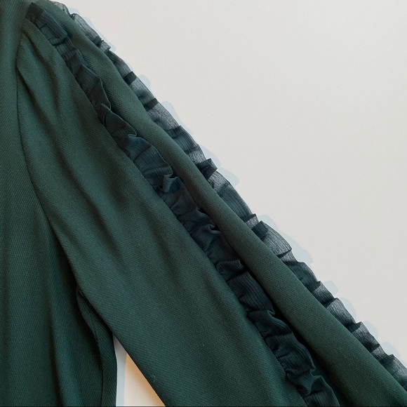 Club Monaco Ruffle Sleeve Top - Size M - Picture 8 of 9